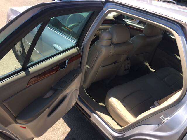 2005 Cadillac Deville 4dr Sedan